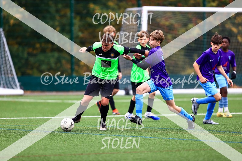 1DX30653 - 2025-10-12 FC Abbey Meads U14 Orange V Kingsdown Lions U14