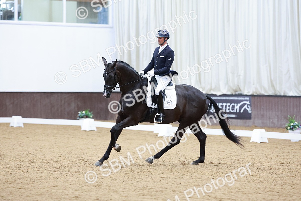 SBM_003733 - Class 1 - Prelim 6 - 10.40-11.50