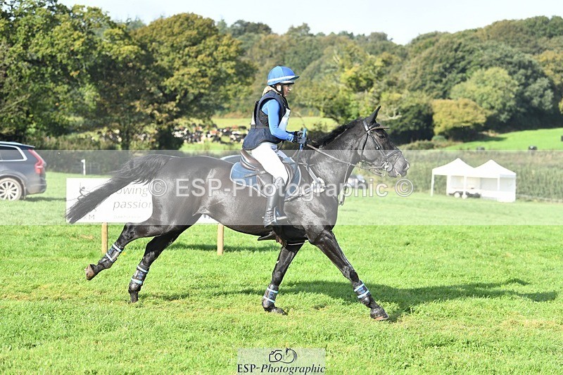 231020-110022-07053 - 056-WILLOW.BDA-Lisa.Maynard-XC