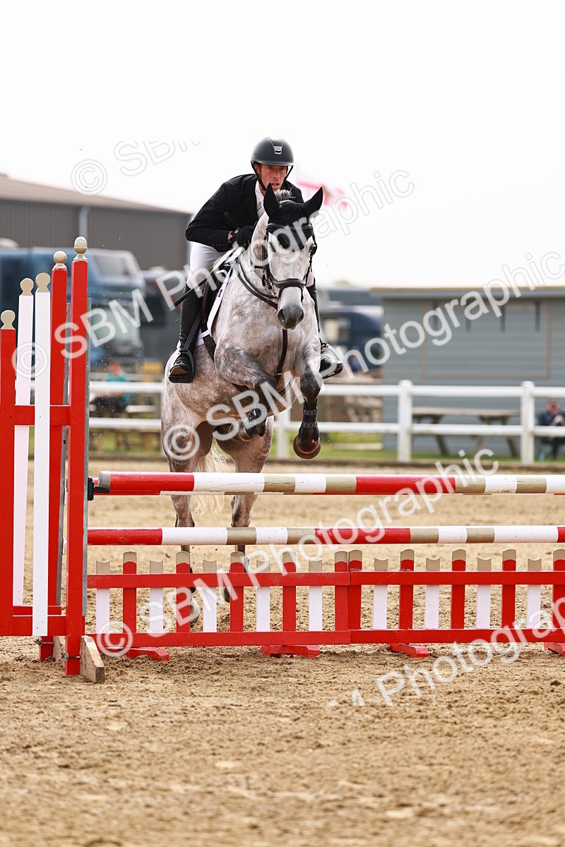  - Class 17 - Senior 1.05m