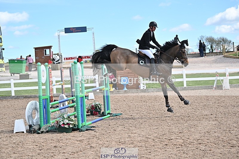 240418A-135602-03648 - Cls 13, 1 Star Bronze Tour 1.10m