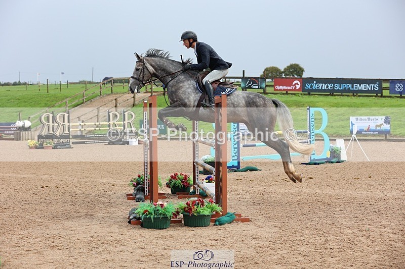 250911-124240-01529 - Cls 3 Snr Foxhunter