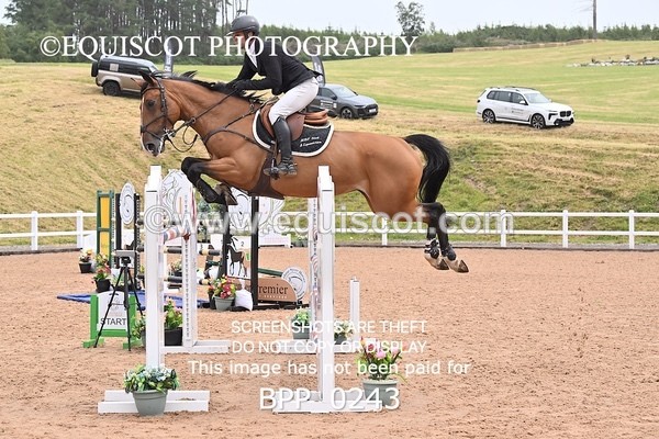 BPP_0243 - CLASS 25 SUN HOYS Redpost Equestrian Senior Foxhunter Second Round