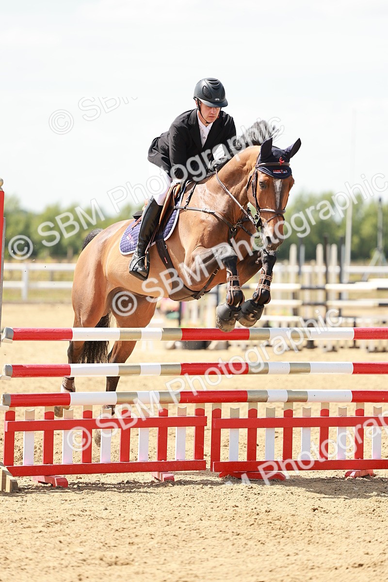 SBM_007599 - Class 3 - Senior Newcomers - 1.10m Open