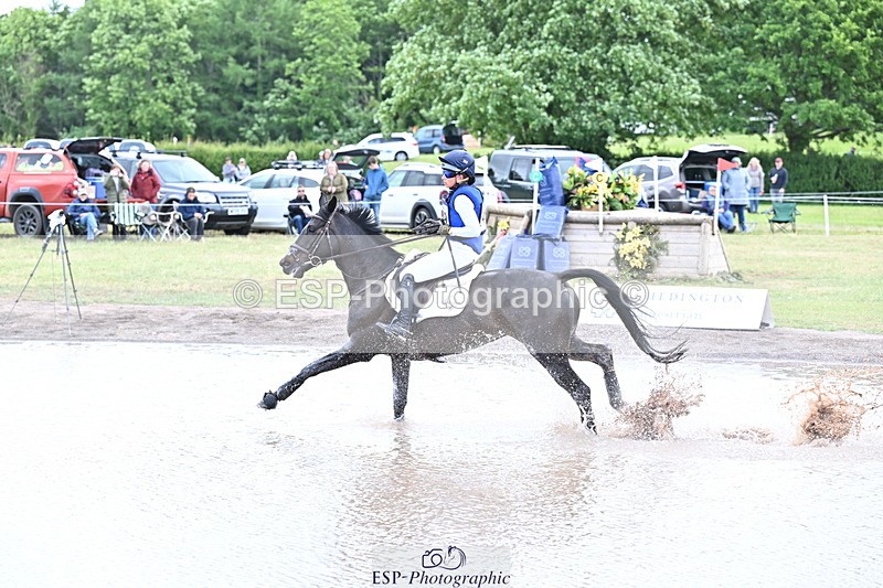 250525A-121807-15978 - D-409-Kirsty.Chabert-HERALDIKS.GIRL.OPPOSITION