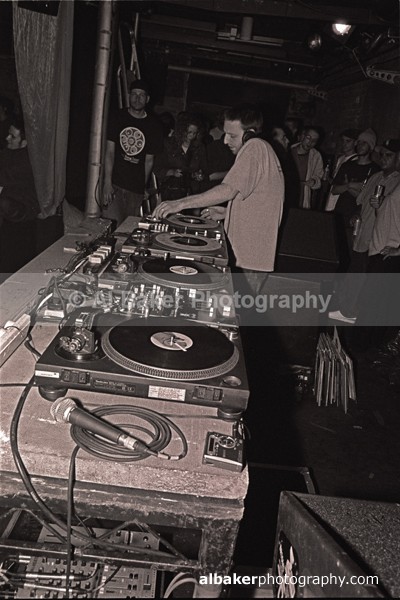 04 - DJ Q Bert @ Sankeys Soap 09.07.02