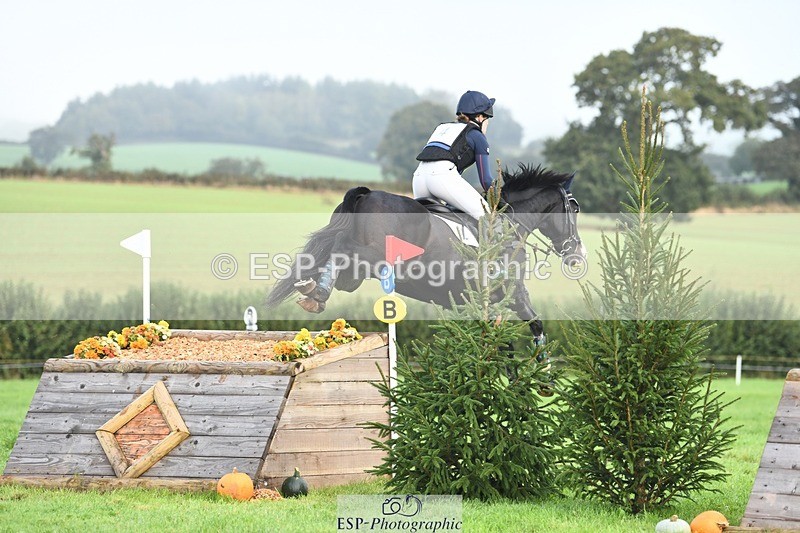 231020-100925-05871 - 004-CARTOON.HERO-Sophie.Wildern-XC