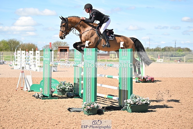 240418A-120547-02795 - Cls 5, 2 Star Medium Tour 1.35m