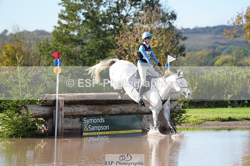 251024A-120512-08611 - B-109-Zoe.Davies