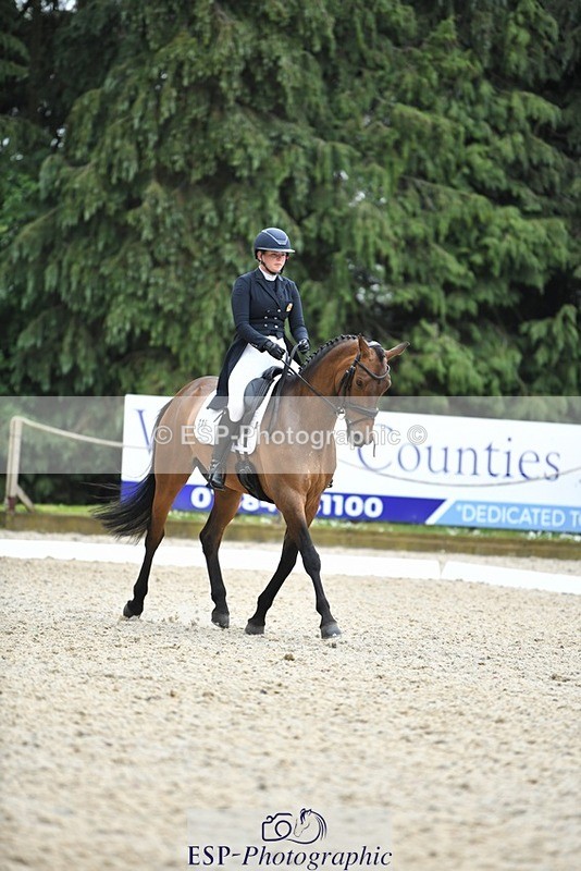 230525-131834-02138 - 115-RNH_ULTIMATE-Harriet_Wright-WEDTrotUp+DR