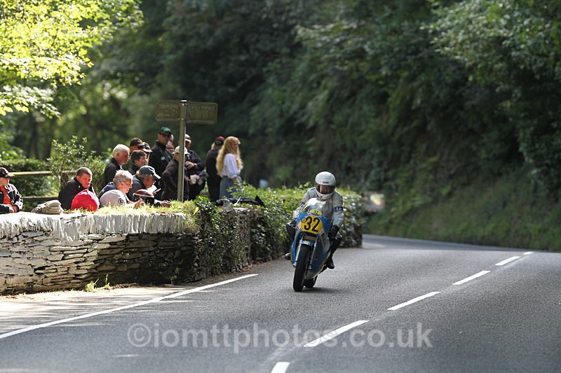 FOM_1047 - Classic TT Lap of honour