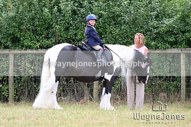 WJ6_8594 - Nancy & Churchill's first Show 22-06-25