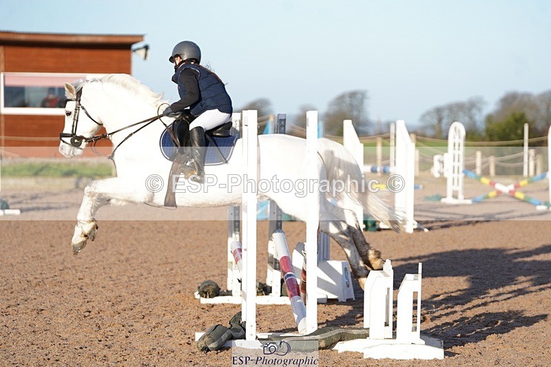 250125-101138-00910 - Clear Round 40cm and 50cm