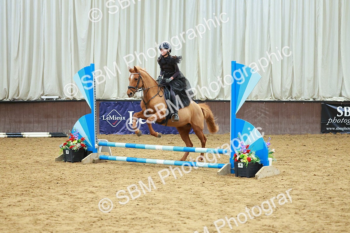 SBM_002555 - Class 3 - Horse & Hound (60cm)