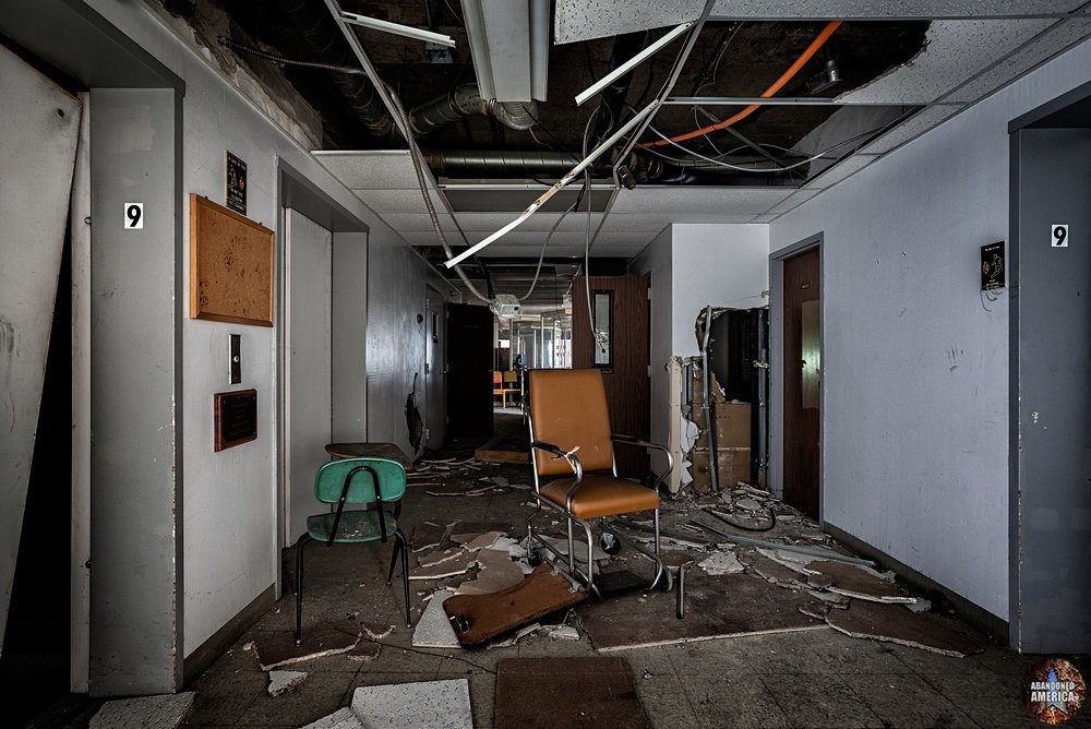Monsour Medical Center (Jeanette, PA) | First Floor Hallway - Monsour Medical Center