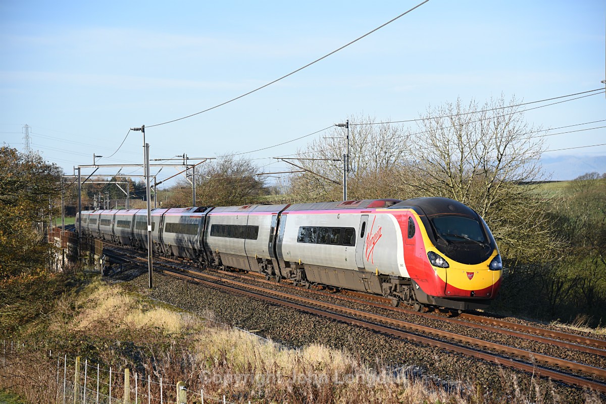 JL - 8.11.17 390002 1S39 07:16 Birmingham New St - Glasgow, Docker - West Coast Main Line (north to south)