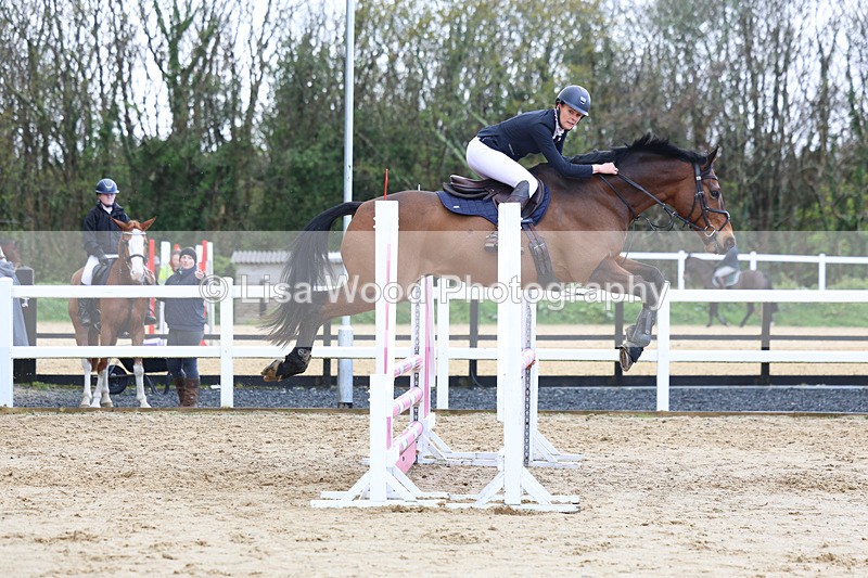 3E7A0709 - Class 4: Senior British Novice/90cm open