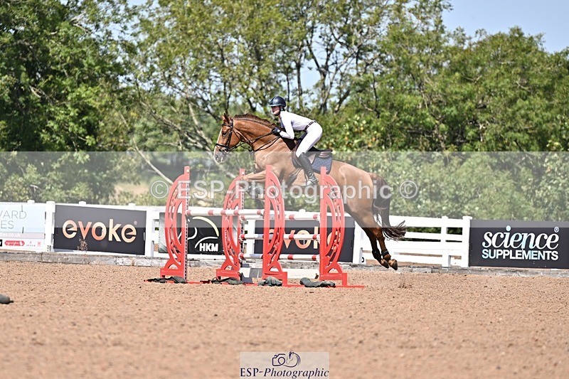 260812-125727-00543 - Cls 6 Foxhunter and 1.20m