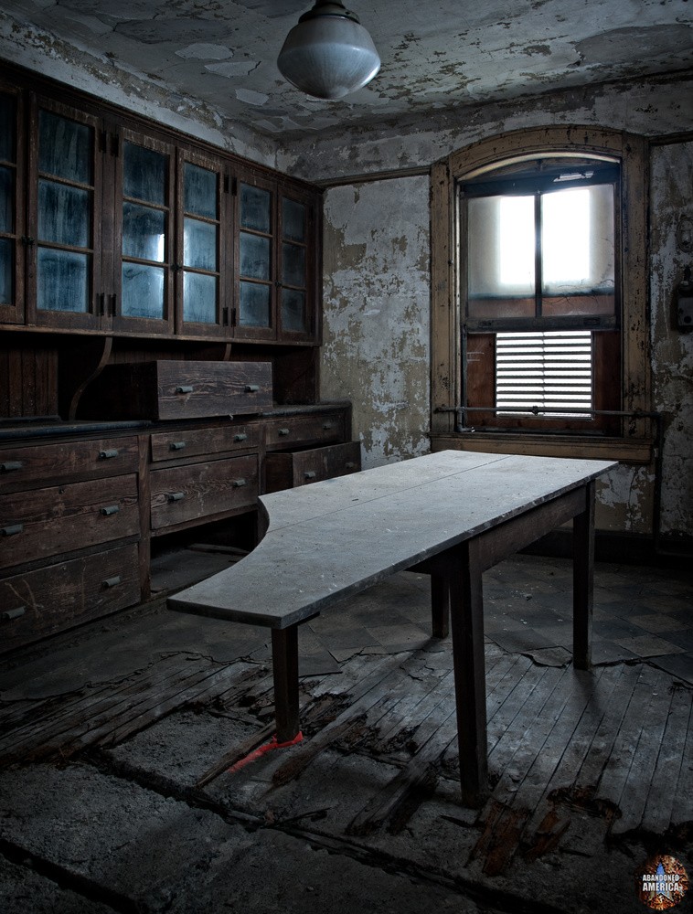 Ellis Island Immigrant Hospital | Apothecary - Ellis Island Immigrant Hospital