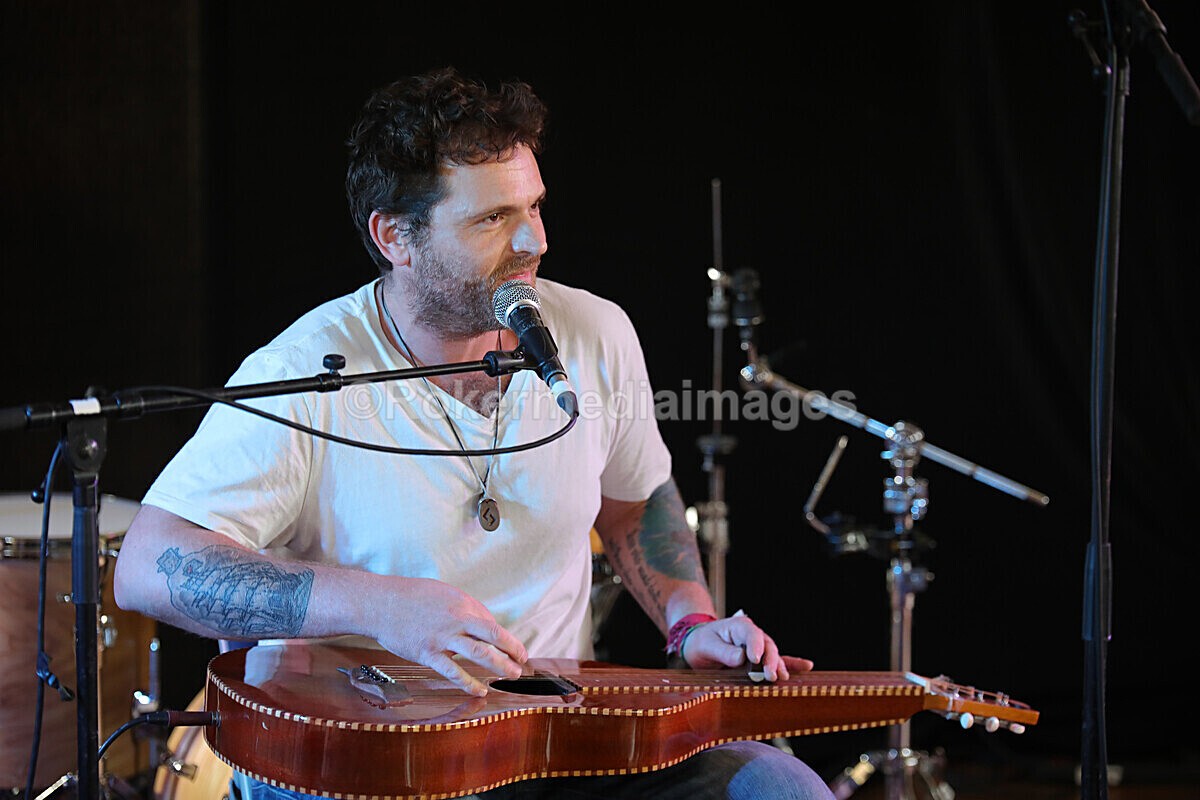 FOLK N BLUES-207 - FOLK and BLUES SEPT 2022