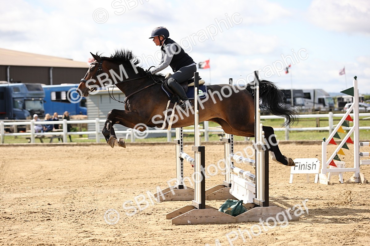 SBM_001931 - Class 8 - Clear Round