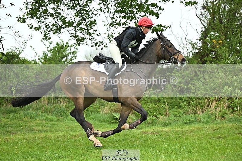 250418-103304-01471 - 017-Rosie.Bradley-Hole-KILMOUNTAIN.TOYBOY