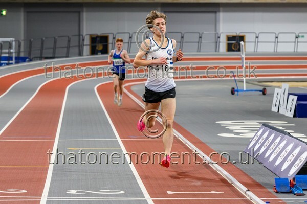 AgeInd25SUN-915937 - Track Male