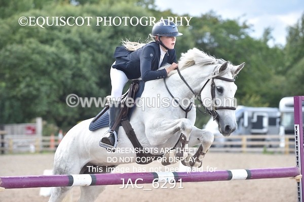 JAC_6291 - CLASS 9 SAT Pony Foxhunter/ 1.10m Open