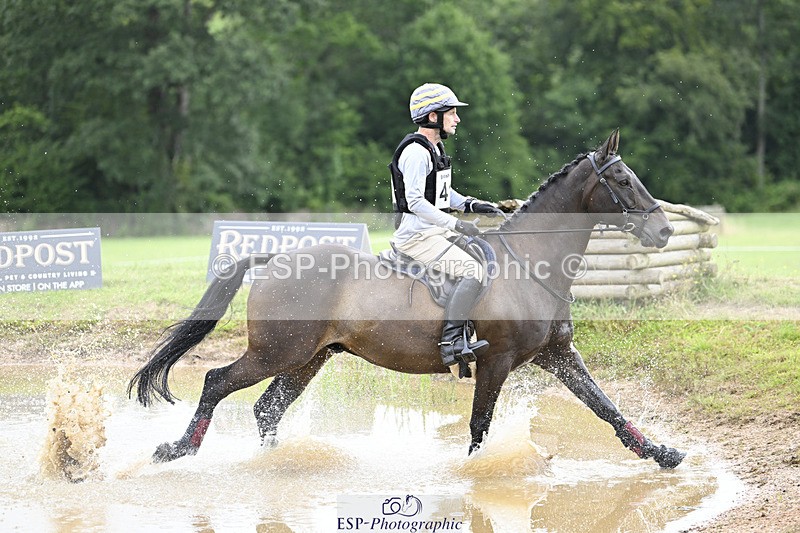 240804-113143-12062 - 414-Alex_Jupp-CARRY_ON_REGARDLESS