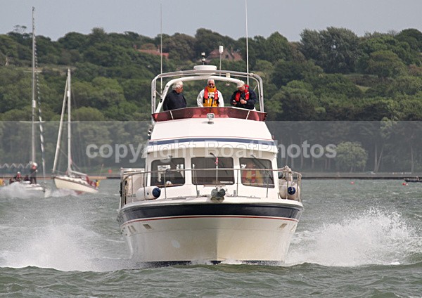 100530 MARY J OF HYTHE IMG_8633 - Flybridge Cruisers
