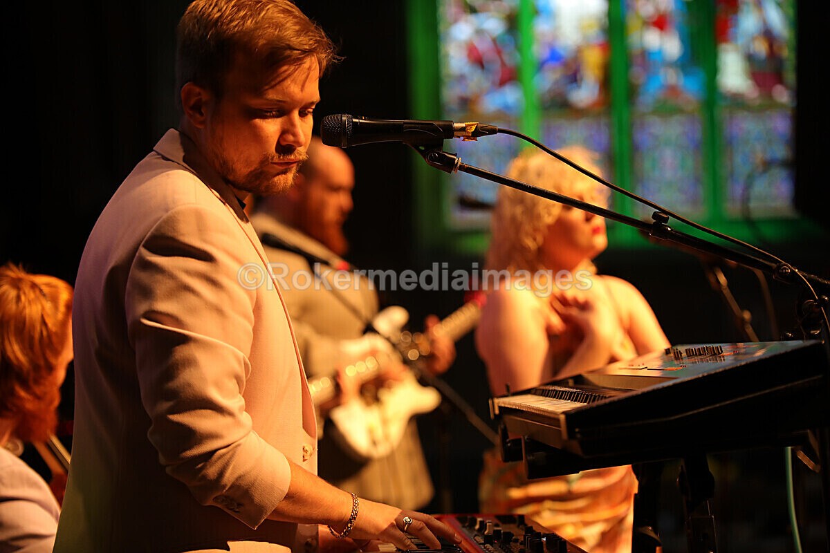 FOLK N BLUES-465 - FOLK and BLUES SEPT 2022