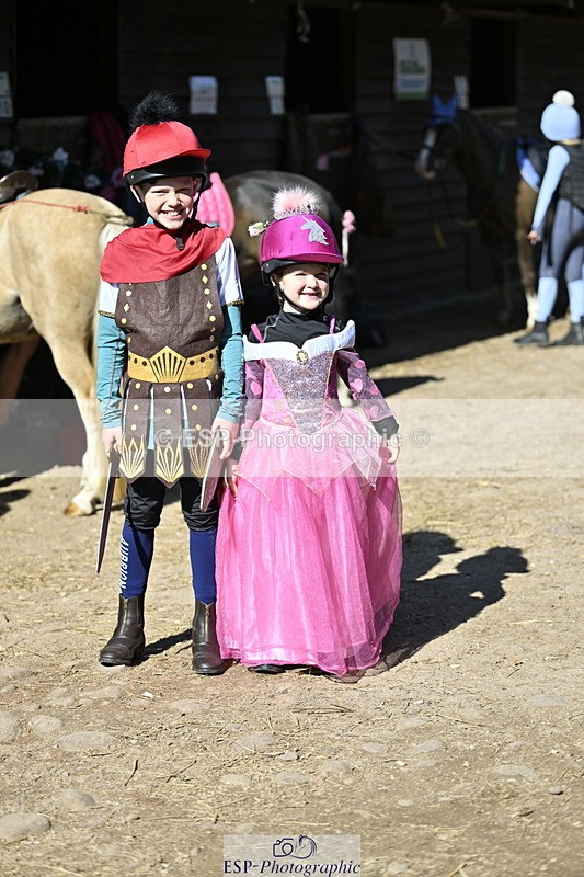 240728B-093859-00079 - Sunday Stable Shots and Fancy Dress