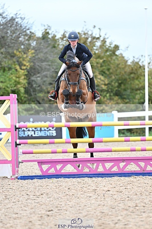 251015-130349-00477 - Cls 4 Newcomers and 1.10m Open