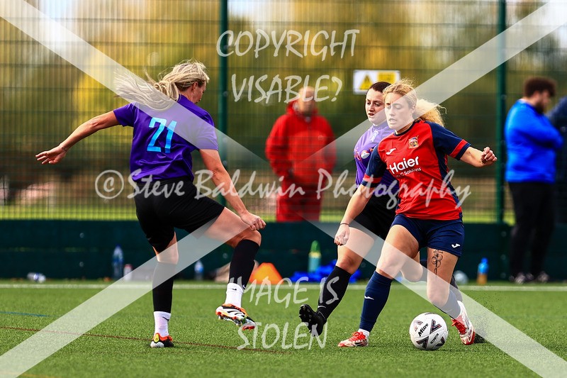 1DX31019 - 2025-10-05 FC Abbey Meads Ladies V Purton  Kingsdown FC Ladies