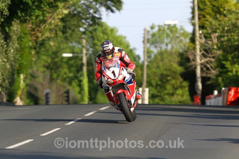 John McGuinness Honda / Honda Racing - Tuesday Practice Solos