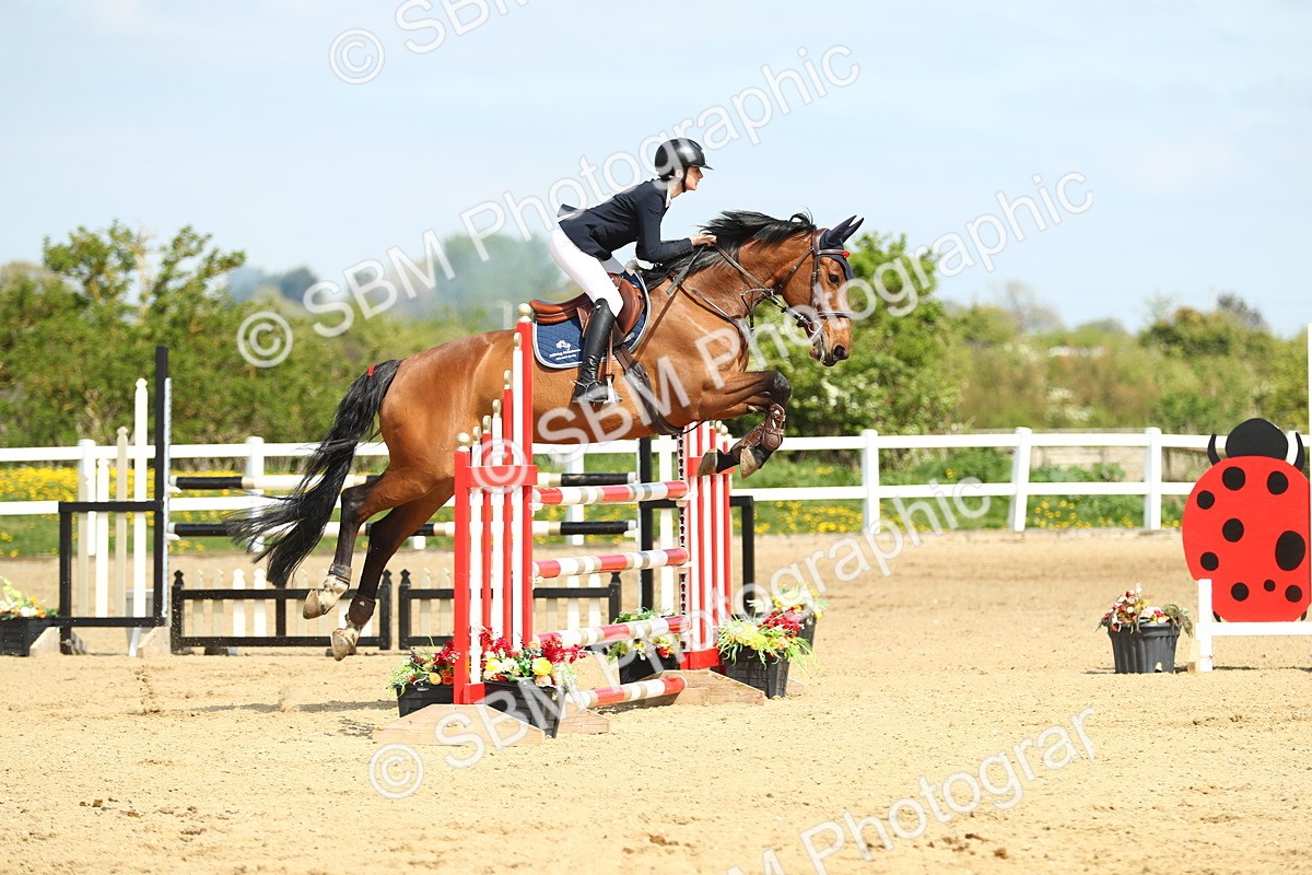 SBM_001330 - Class 5 - Senior Foxhunter 1.20m
