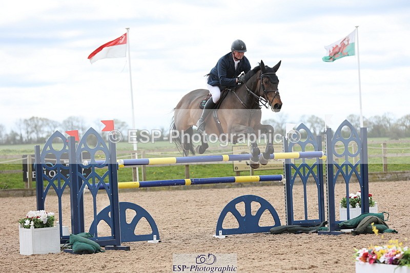 240419A-123840-07354 - Cls 6, 2 Star Medium Tour 1.35m