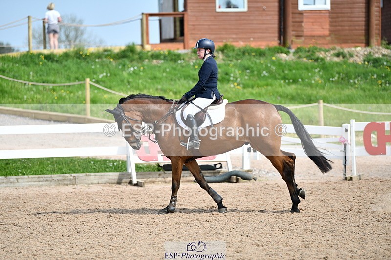 240511A-154017-14186 - Cls 25 British Novice and 90cm Open