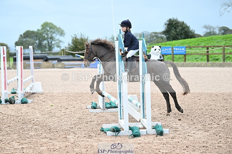 231029A-093000-02404 - 60cm Club and Schools