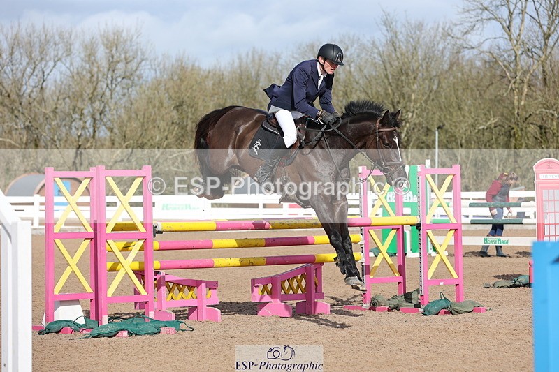 240223A-115838-01029 - Cls 4 Snr 1.05m Open