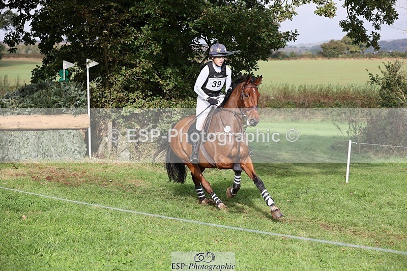 231020-112120-06746 - 039-LAUSANNE.W-Charlie.Ahl-XC