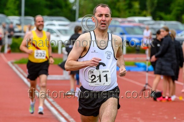 ComMast25-921238 - Track Male Set Two