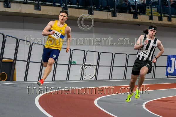 Age26SUN-918476 - Track Male Set One