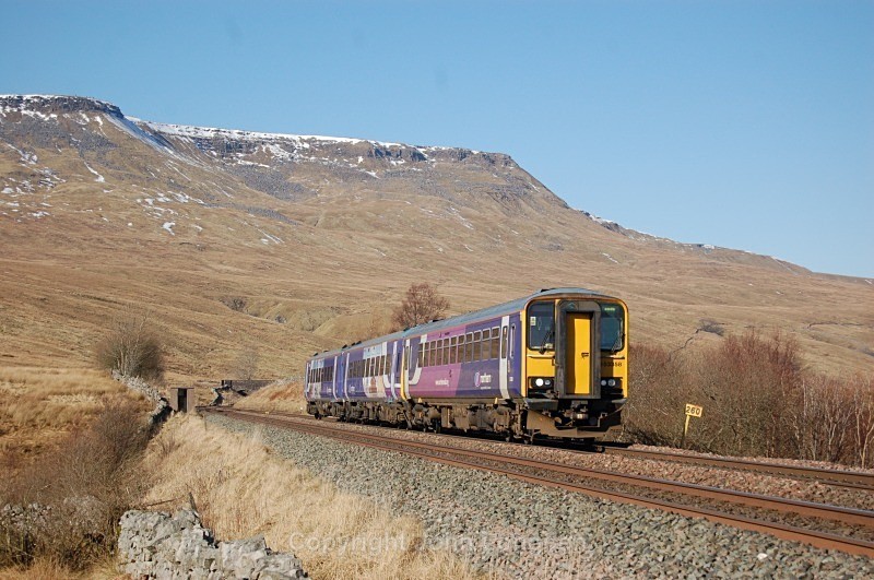 27.2.13 - 153358 & 158910 11.51 Carlisle - Leeds, MP 260 - Ais Gill - Milepost 260