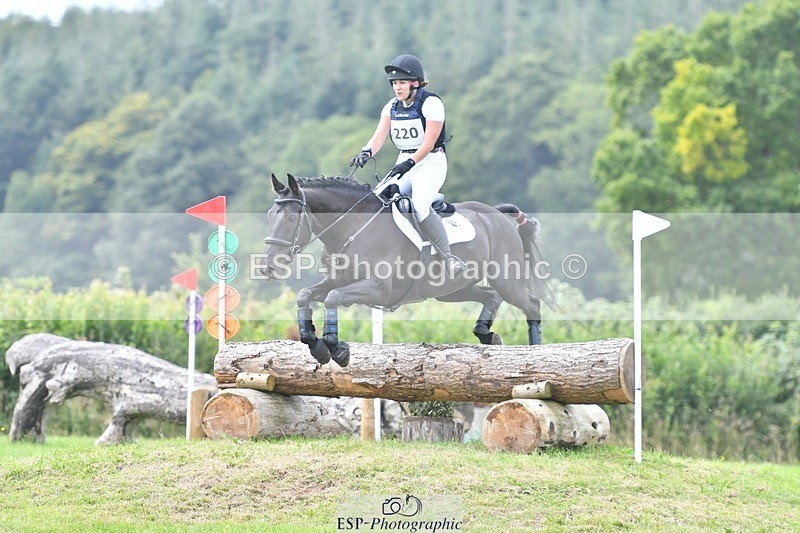 240803-143005-07938 - 220-Eleanor_Newcombe-MR_DARCY