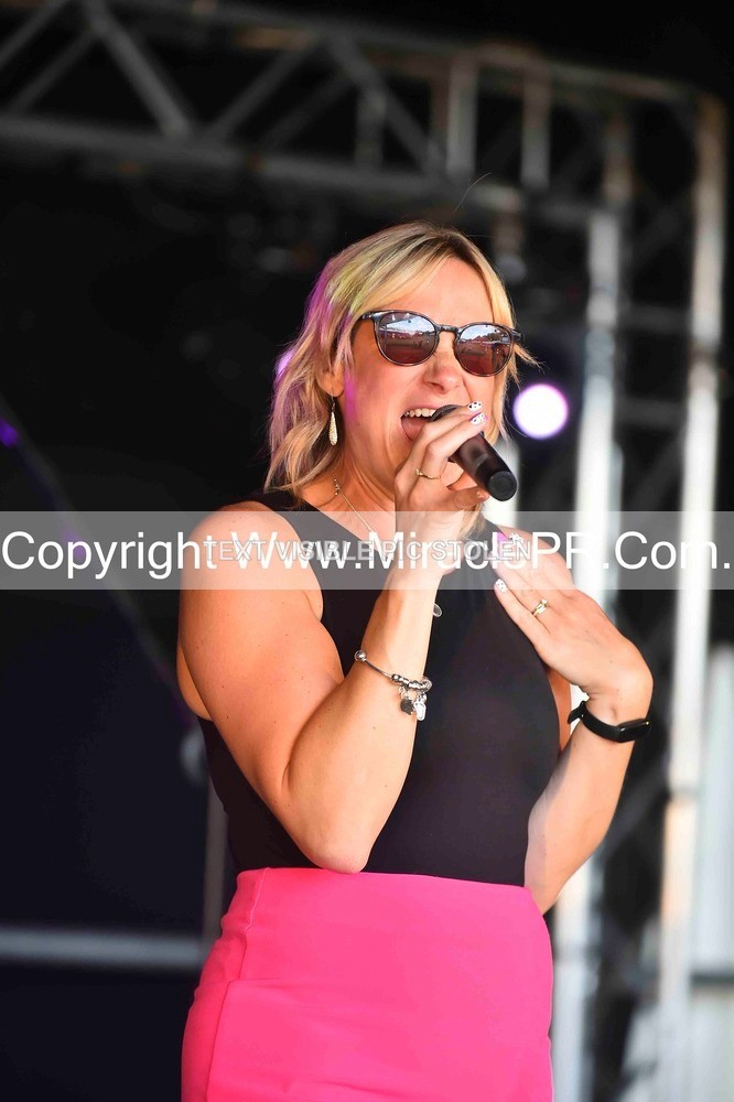 SH4_0723 - Lisa Winwood