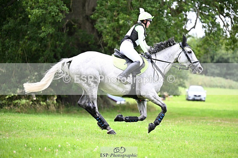 240803-120406-03069 - 017-Caitlyn_Faull-PENNINEVIEW_SUMMER