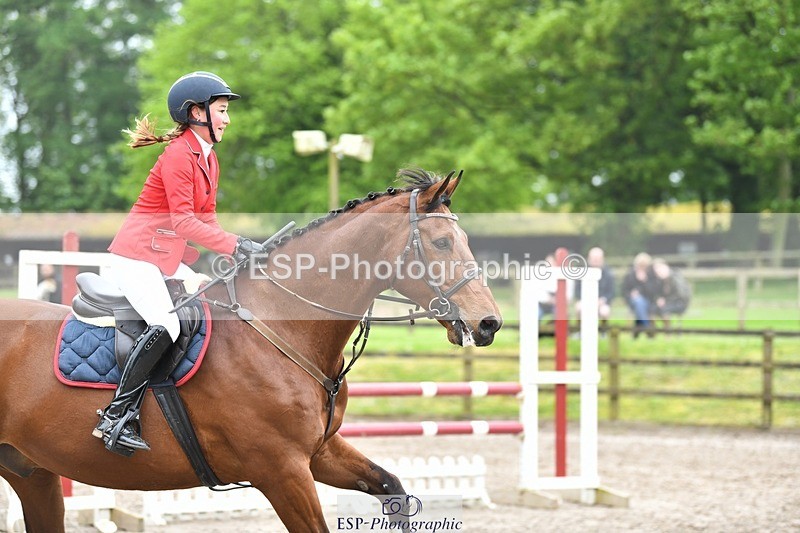 230512-094410-00382 - Cls 10 Snr 85cm Schooling