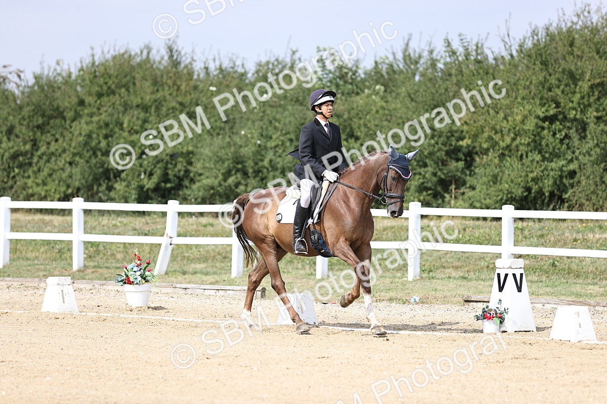 SBM_017381 - Class 14 - Novice 23 - 13.52-14.55