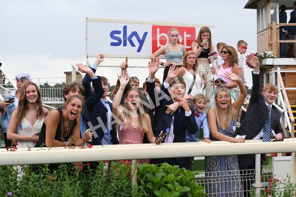 yr04092022r5-70 - Race 5 4.05pm Little Green Rascals Children's Nurseries Stakes